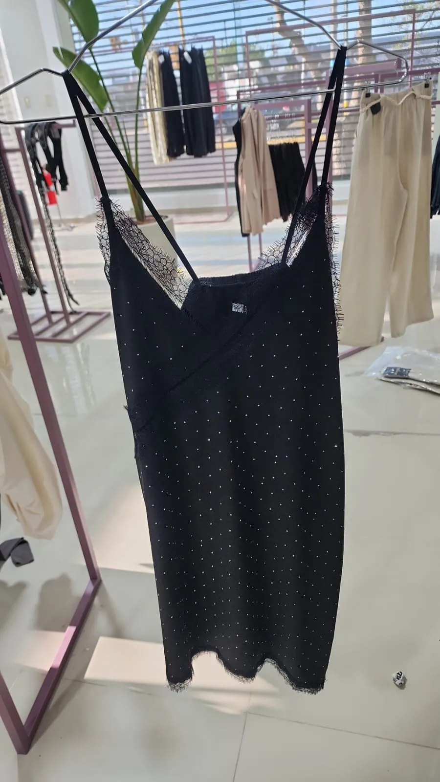 Vestido Strass y Puntilla